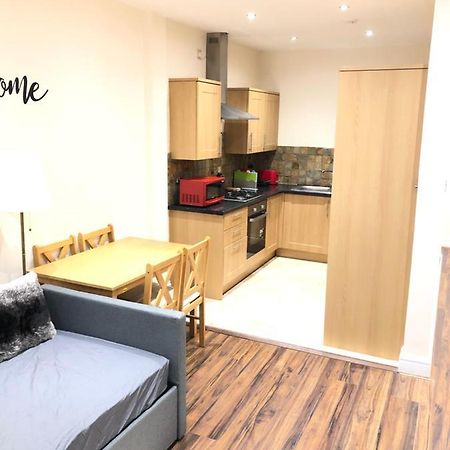 Greater London Holiday Let @ Hanwell Apartment Exterior foto