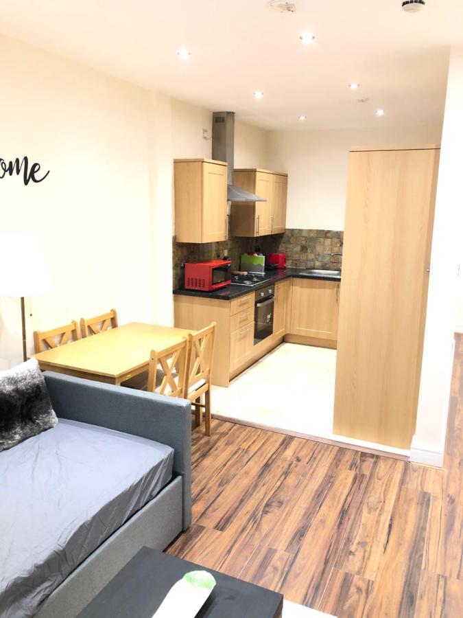 Greater London Holiday Let @ Hanwell Apartment Exterior foto