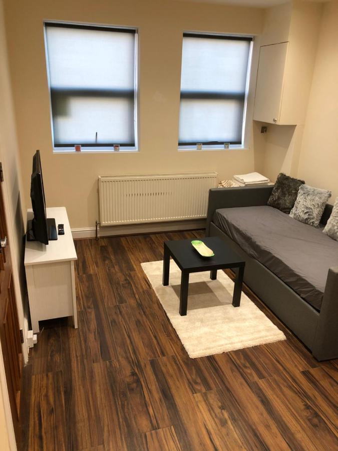 Greater London Holiday Let @ Hanwell Apartment Exterior foto