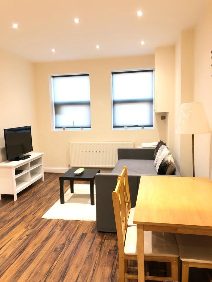 Greater London Holiday Let @ Hanwell Apartment Exterior foto