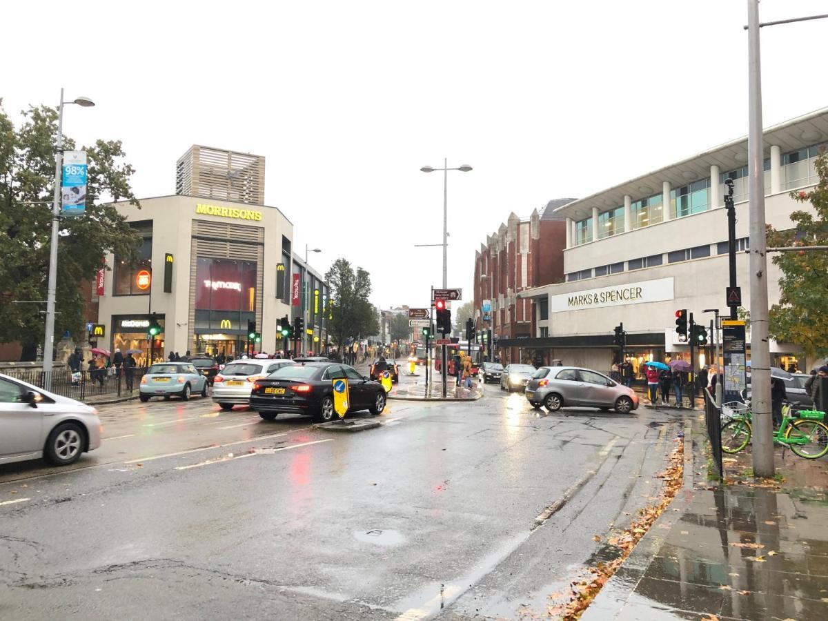 Greater London Holiday Let @ Hanwell Apartment Exterior foto